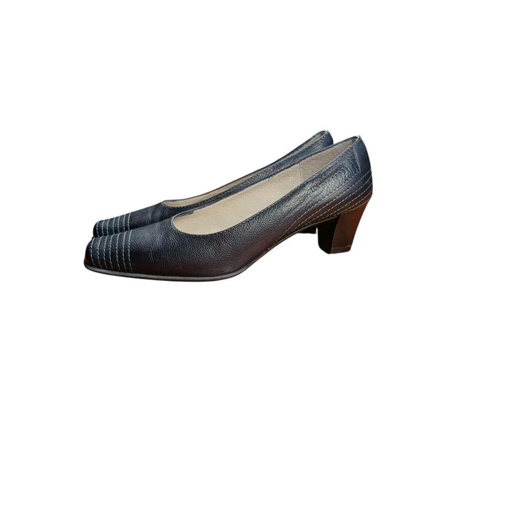 Roberto Capucci Navy Blue Leather Pumps 6.5B Italy square toe - Picture 6 of 7